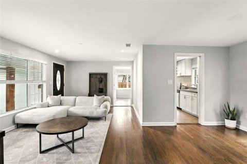House in Orlando, Florida 2 bedrooms, 93.83 sq.m. № 1886438 - photo 8