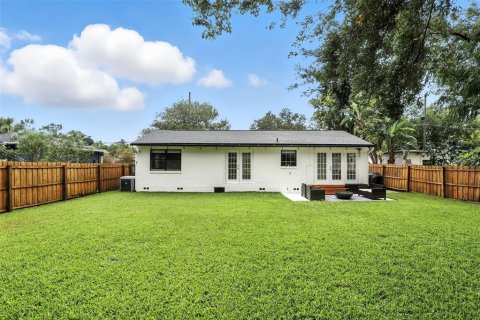 House in Orlando, Florida 2 bedrooms, 93.83 sq.m. № 1886438 - photo 26
