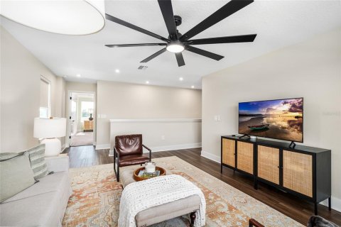 Casa en venta en Wesley Chapel, Florida, 5 dormitorios, 261.06 m2 № 1879925 - foto 18