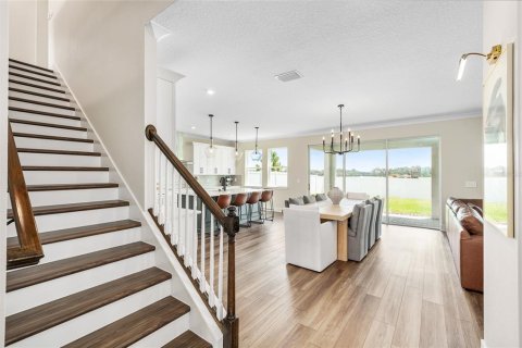 Casa en venta en Wesley Chapel, Florida, 5 dormitorios, 261.06 m2 № 1879925 - foto 6
