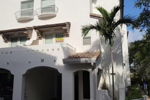 Villa ou maison à vendre à Lauderdale-by-the-Sea, Floride: 2 chambres, 160.16 m2 № 1961643 - photo 2