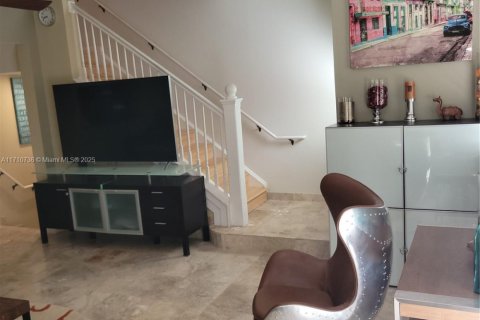 Villa ou maison à vendre à Lauderdale-by-the-Sea, Floride: 2 chambres, 160.16 m2 № 1961643 - photo 13