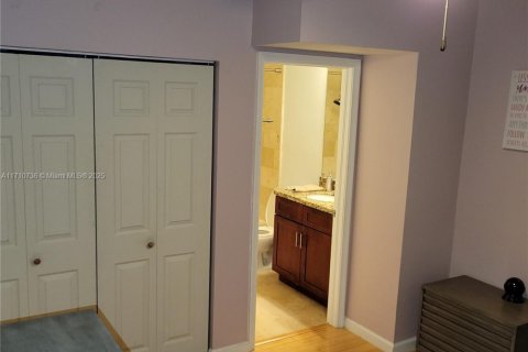 Villa ou maison à vendre à Lauderdale-by-the-Sea, Floride: 2 chambres, 160.16 m2 № 1961643 - photo 29