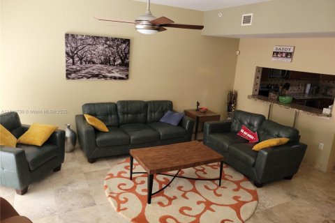 Villa ou maison à vendre à Lauderdale-by-the-Sea, Floride: 2 chambres, 160.16 m2 № 1961643 - photo 12