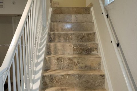 Villa ou maison à vendre à Lauderdale-by-the-Sea, Floride: 2 chambres, 160.16 m2 № 1961643 - photo 9