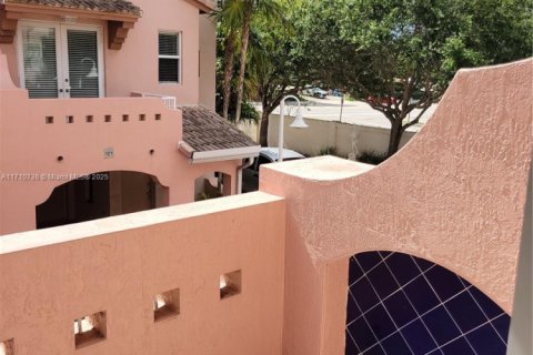 Villa ou maison à vendre à Lauderdale-by-the-Sea, Floride: 2 chambres, 160.16 m2 № 1961643 - photo 19