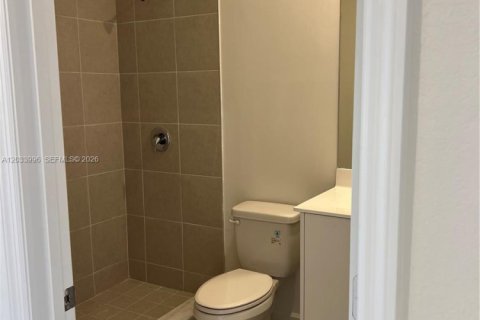 Снять в аренду таунхаус в Флорида-Сити, Флорида 3 спальни, 150.04м2, № 2145768 - фото 6
