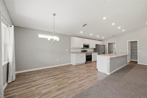 Casa en venta en Winter Haven, Florida, 4 dormitorios, 186.18 m2 № 2199677 - foto 13
