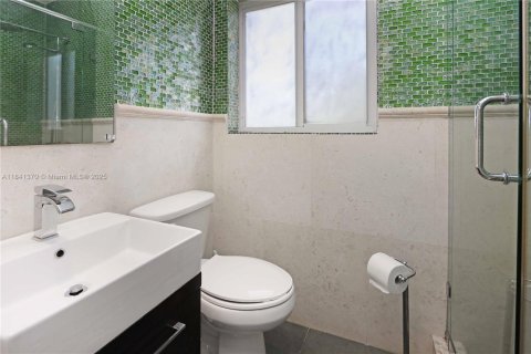 House in Hollywood, Florida 3 bedrooms, 184.41 sq.m. № 1833746 - photo 18