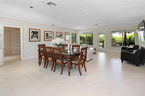House in Hollywood, Florida 3 bedrooms, 184.41 sq.m. № 1833746 - photo 4