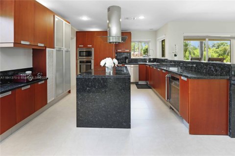 House in Hollywood, Florida 3 bedrooms, 184.41 sq.m. № 1833746 - photo 8