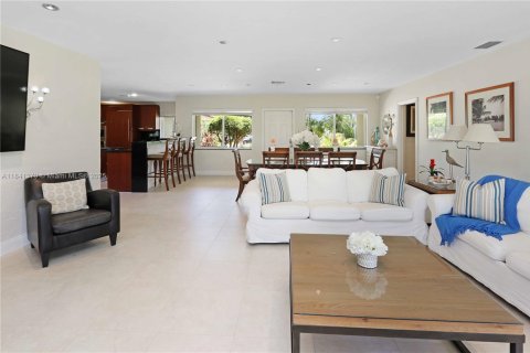 House in Hollywood, Florida 3 bedrooms, 184.41 sq.m. № 1833746 - photo 6