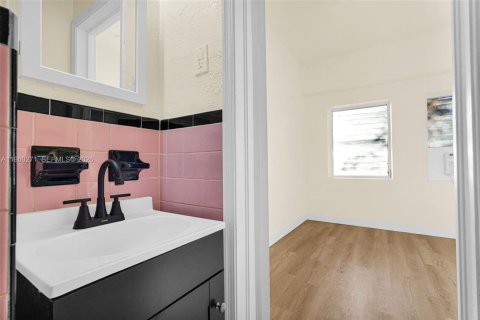 Apartamento en alquiler en North Miami, Florida, 1 dormitorio, 88.26 m2 № 2023737 - foto 13