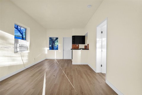 Apartamento en alquiler en North Miami, Florida, 1 dormitorio, 88.26 m2 № 2023737 - foto 5