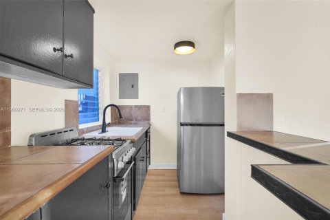 Apartamento en alquiler en North Miami, Florida, 1 dormitorio, 88.26 m2 № 2023737 - foto 4