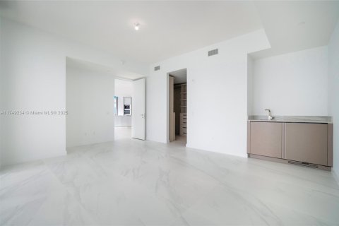 Condo in Sunny Isles Beach, Florida, 2 bedrooms № 1959861 - photo 16