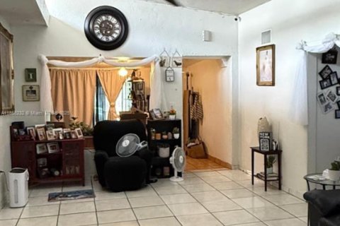 Villa ou maison à vendre à Miami, Floride: 4 chambres, 207.73 m2 № 1893545 - photo 9