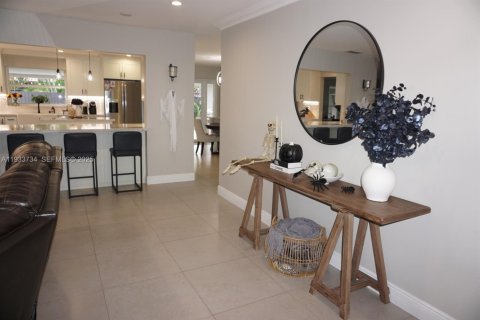 Casa en alquiler en Miami, Florida, 4 dormitorios, 212.56 m2 № 1992000 - foto 4