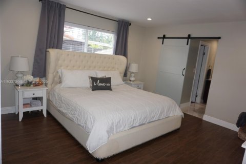 Casa en alquiler en Miami, Florida, 4 dormitorios, 212.56 m2 № 1992000 - foto 27