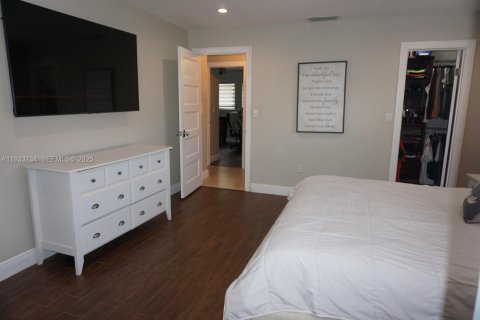 Casa en alquiler en Miami, Florida, 4 dormitorios, 212.56 m2 № 1992000 - foto 29