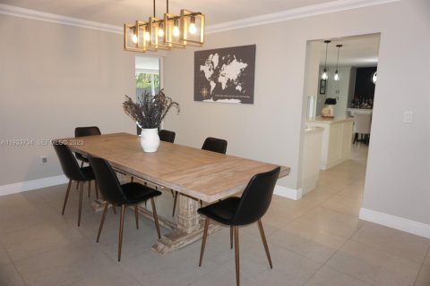 Casa en alquiler en Miami, Florida, 4 dormitorios, 212.56 m2 № 1992000 - foto 22