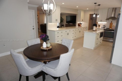 Casa en alquiler en Miami, Florida, 4 dormitorios, 212.56 m2 № 1992000 - foto 17