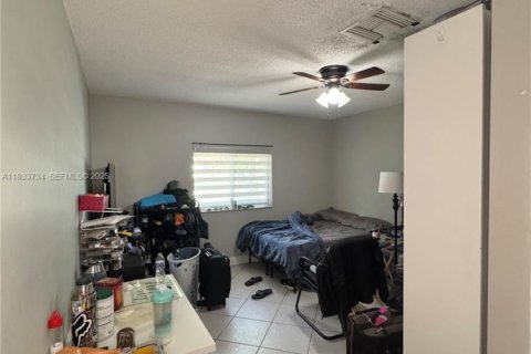 Casa en alquiler en Miami, Florida, 4 dormitorios, 212.56 m2 № 1992000 - foto 25