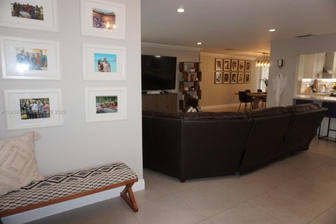 Casa en alquiler en Miami, Florida, 4 dormitorios, 212.56 m2 № 1992000 - foto 9