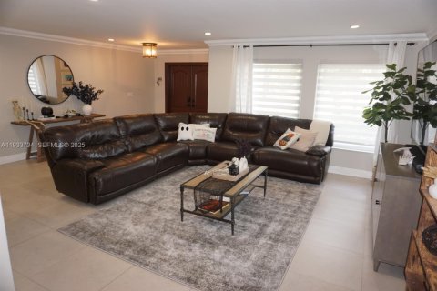 Casa en alquiler en Miami, Florida, 4 dormitorios, 212.56 m2 № 1992000 - foto 11