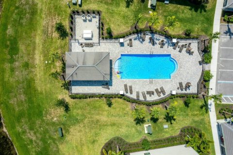 Condo in Bradenton, Florida, 2 bedrooms in LAKEWOOD NATIONAL  № 1812810 - photo 20