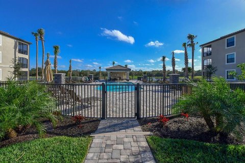 Condo in Bradenton, Florida, 2 bedrooms in LAKEWOOD NATIONAL  № 1812810 - photo 21