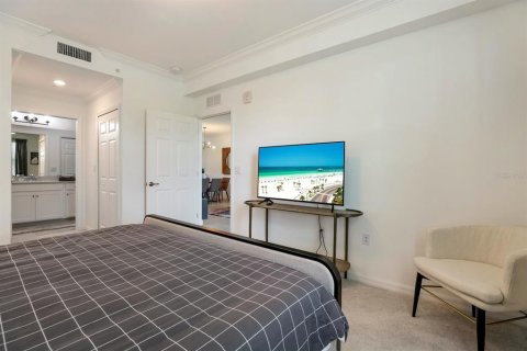 Condo in Bradenton, Florida, 2 bedrooms in LAKEWOOD NATIONAL  № 1812810 - photo 11
