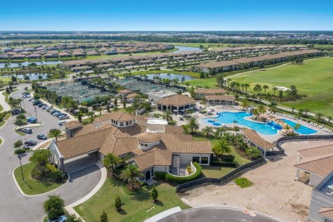 Condo in Bradenton, Florida, 2 bedrooms in LAKEWOOD NATIONAL  № 1812810 - photo 23