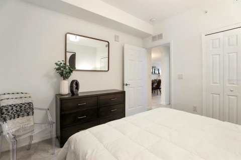 Condo in Bradenton, Florida, 2 bedrooms in LAKEWOOD NATIONAL  № 1812810 - photo 15
