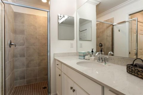 Condo in Bradenton, Florida, 2 bedrooms in LAKEWOOD NATIONAL  № 1812810 - photo 13