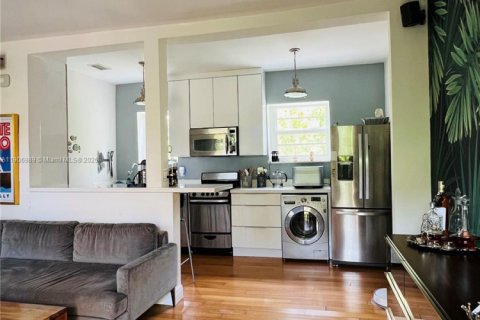 Apartamento en alquiler en Miami Beach, Florida, 1 dormitorio, 56.02 m2 № 1963608 - foto 10