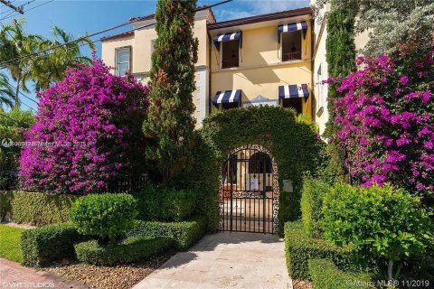 Apartamento en alquiler en Miami Beach, Florida, 1 dormitorio, 56.02 m2 № 1963608 - foto 2