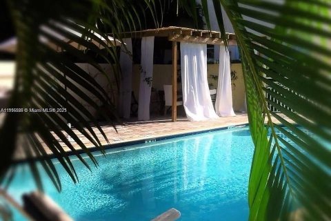 Apartamento en alquiler en Miami Beach, Florida, 1 dormitorio, 56.02 m2 № 1963608 - foto 25