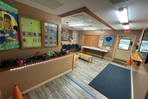 Propiedad comercial en alquiler en Kissimmee, Florida, 484.95 m2 № 1913560 - foto 6