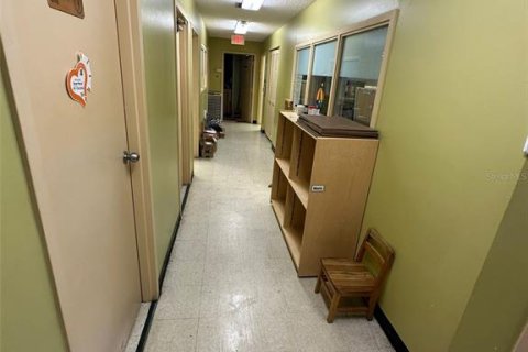 Propiedad comercial en alquiler en Kissimmee, Florida, 484.95 m2 № 1913560 - foto 18