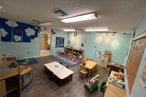 Propiedad comercial en alquiler en Kissimmee, Florida, 484.95 m2 № 1913560 - foto 14