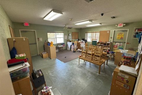Propiedad comercial en alquiler en Kissimmee, Florida, 484.95 m2 № 1913560 - foto 8