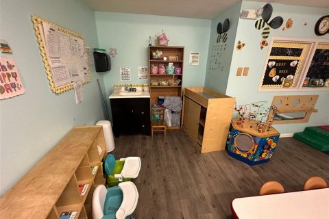 Propiedad comercial en alquiler en Kissimmee, Florida, 484.95 m2 № 1913560 - foto 13