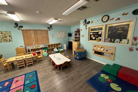 Propiedad comercial en alquiler en Kissimmee, Florida, 484.95 m2 № 1913560 - foto 11