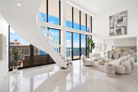 Condominio en venta en Miami, Florida, 5 dormitorios, 504.46 m2 № 1966288 - foto 7