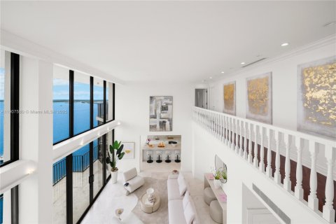 Condominio en venta en Miami, Florida, 5 dormitorios, 504.46 m2 № 1966288 - foto 2