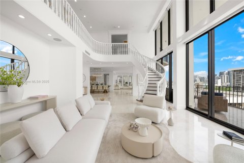 Condominio en venta en Miami, Florida, 5 dormitorios, 504.46 m2 № 1966288 - foto 5