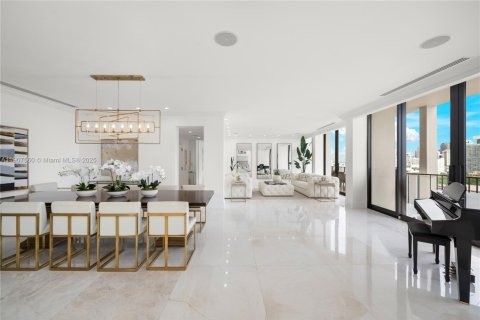 Condominio en venta en Miami, Florida, 5 dormitorios, 504.46 m2 № 1966288 - foto 14