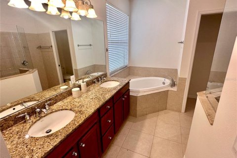 House in Sarasota, Florida 3 bedrooms, 169.64 sq.m. № 1796532 - photo 20