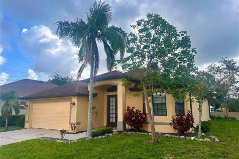 House in Sarasota, Florida 3 bedrooms, 169.64 sq.m. № 1796532 - photo 4